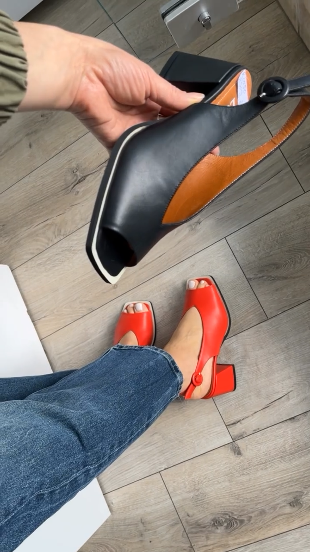 Σανδάλια με χοντρό τακούνι και στην σειρά-GR