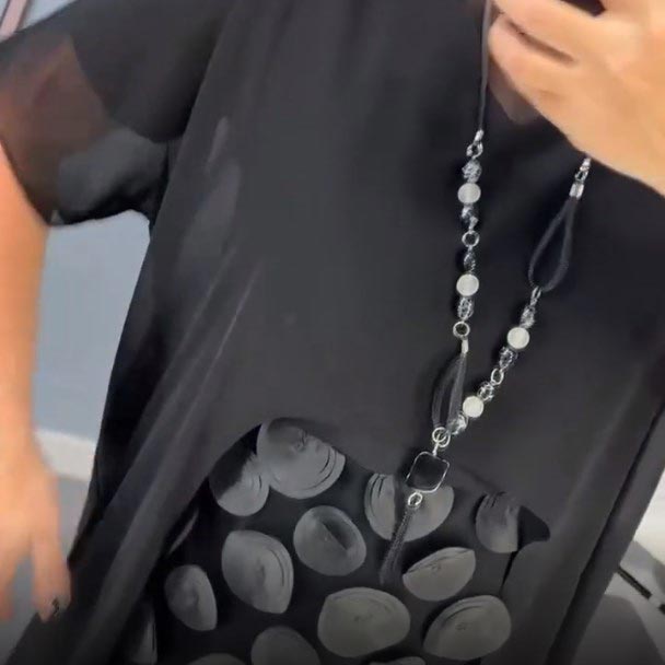 Moteriška elegantiška juoda suknelė su V formos iškirpte ir netaisyklingo švarko dviejų dalių komplektas-LT