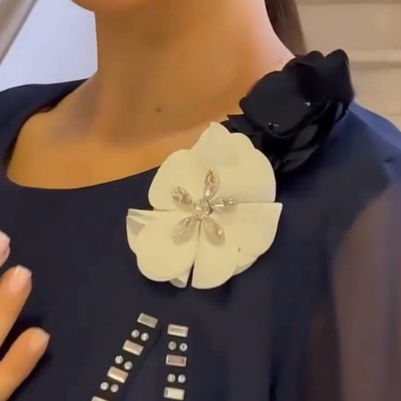 🌸✨【S-4XL】Dámske sieťované šaty s okrúhlym výstrihom a kvetinovým akcentom-SK