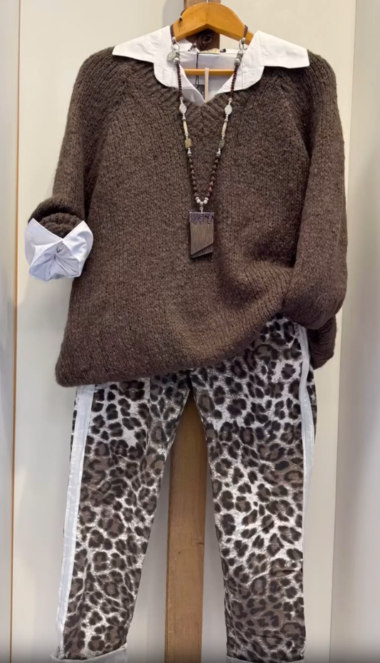 Moteriškas laisvalaikio stiliaus kostiumas, marškiniai, megztinis ir kelnės-LT