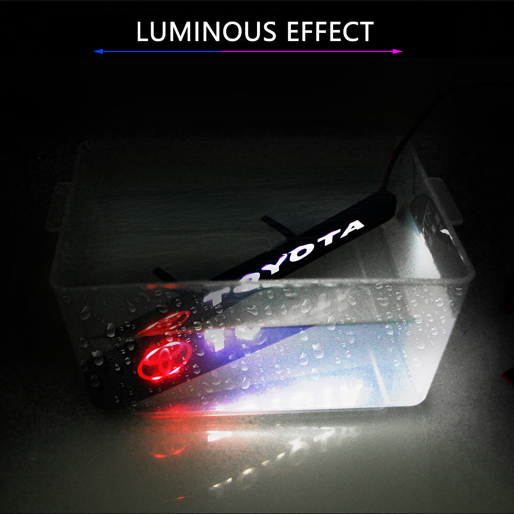 Stilinga atmosfera automobilyje – LED logotipo apšvietimas priekinio variklio dangčio centre-LT