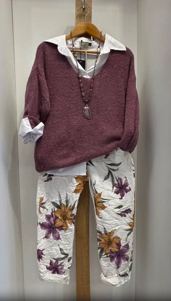 Moteriškas laisvalaikio stiliaus kostiumas, marškiniai, megztinis ir kelnės-LT