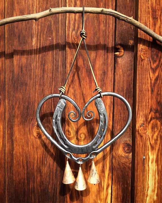 Rankų darbo sėkmės gongas su plieninėmis vinimis-LT