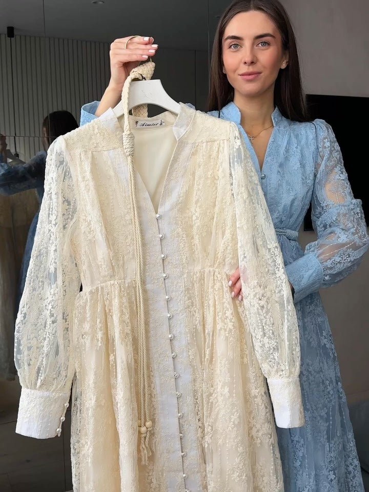 Moteriška suknelė su V formos iškirpte, gausiai siuvinėta-LT