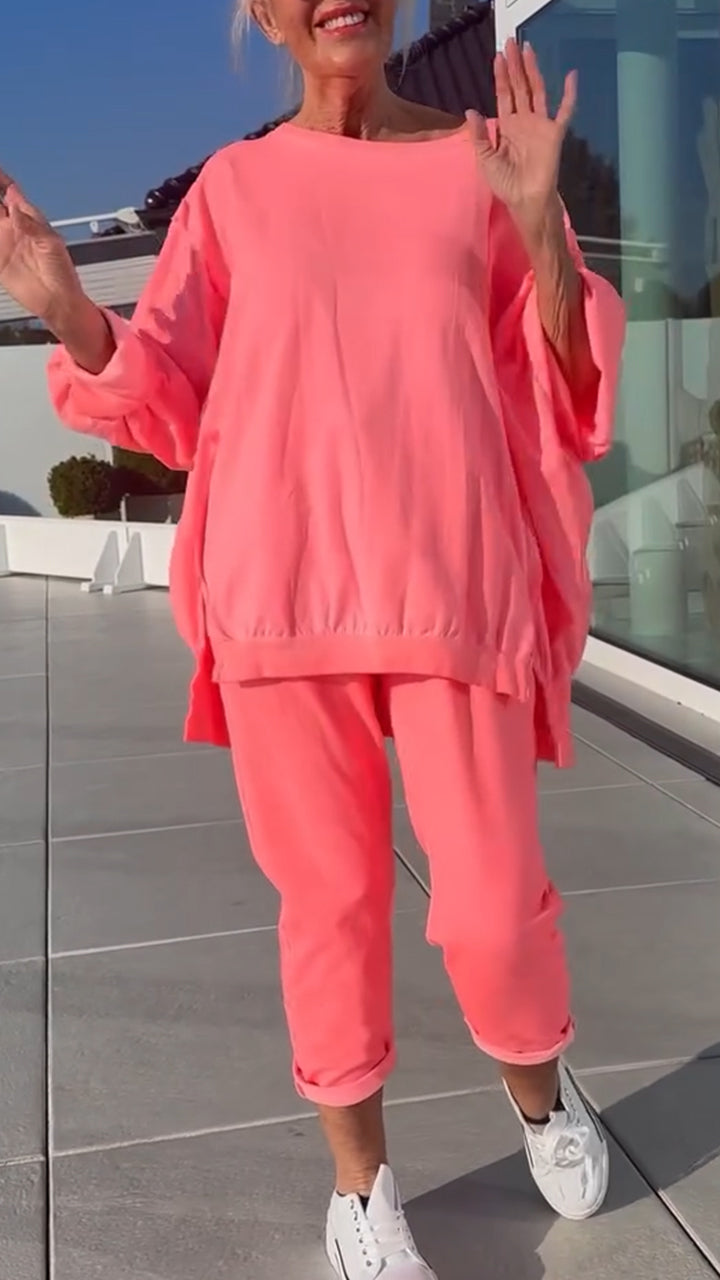 Vasarinis moteriškas apvalios iškirptės, šviesios spalvos laisvalaikio kostiumas-LT