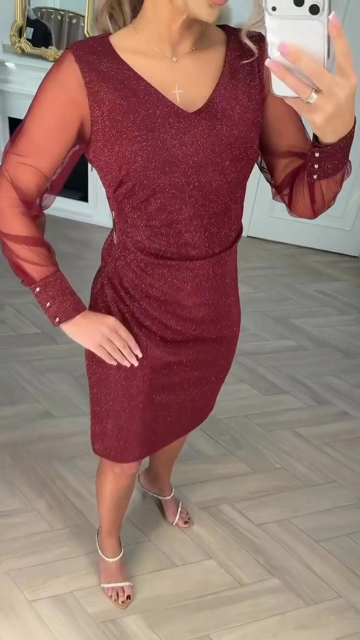 Blizganti suknelė su V formos iškirpte ir lopų rašto detalėmis-LT