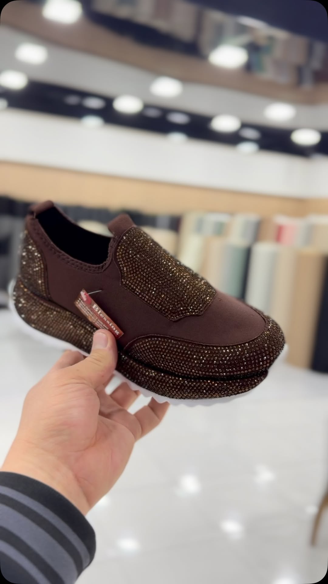 Μοντέρνα, καθημερινά αθλητικά παπούτσια με κρύσταλλα-GR