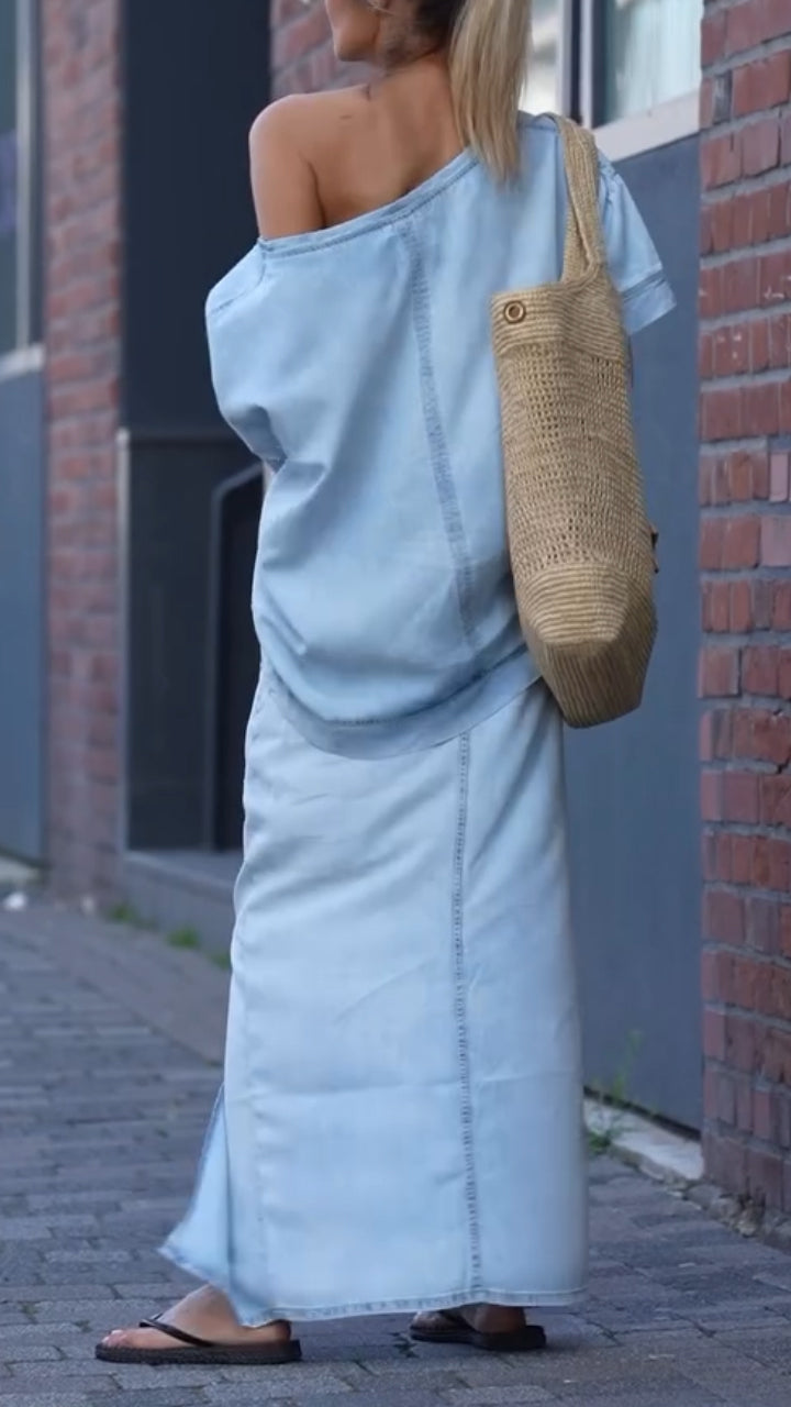 Moteriškas laisvalaikio kostiumas apvalia kaklo iškirpte iš tencel džinso-LT