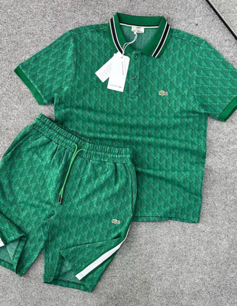 Madingas ir universalus laisvalaikio šortų kostiumas trumpomis rankovėmis-LT