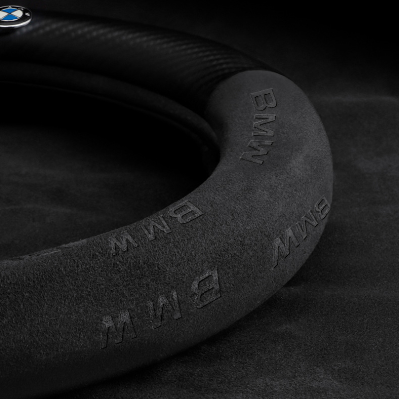 TrackVibe | Κάλυμμα τιμονιού από μαύρο σουέτ άνθρακα – Αντιολισθητικό και ανθεκτικό στη φθορά-GR