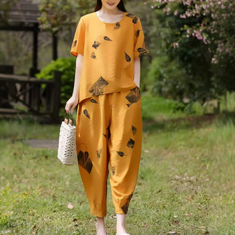 💞 Γυναικείο σετ με κοντομάνικο τοπ με σχέδιο και κοντό παντελόνι με φαρδιά μπατζάκια-GR