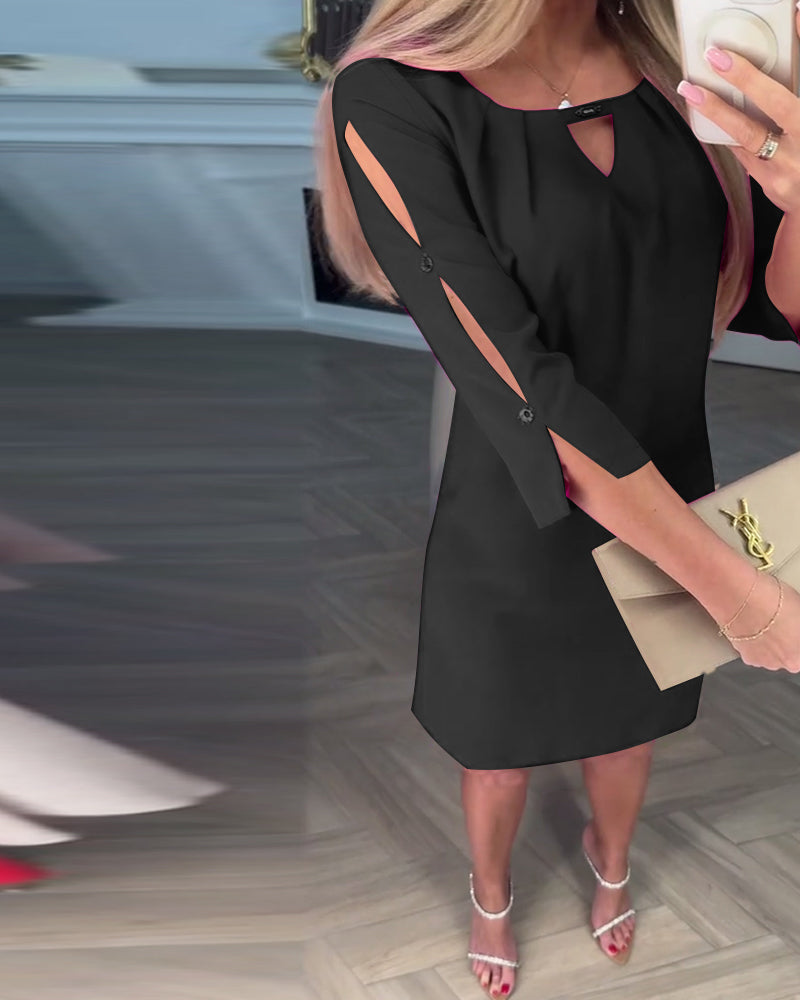 Elegantiška, vienspalvė, paprasta V formos suknelė.-LT