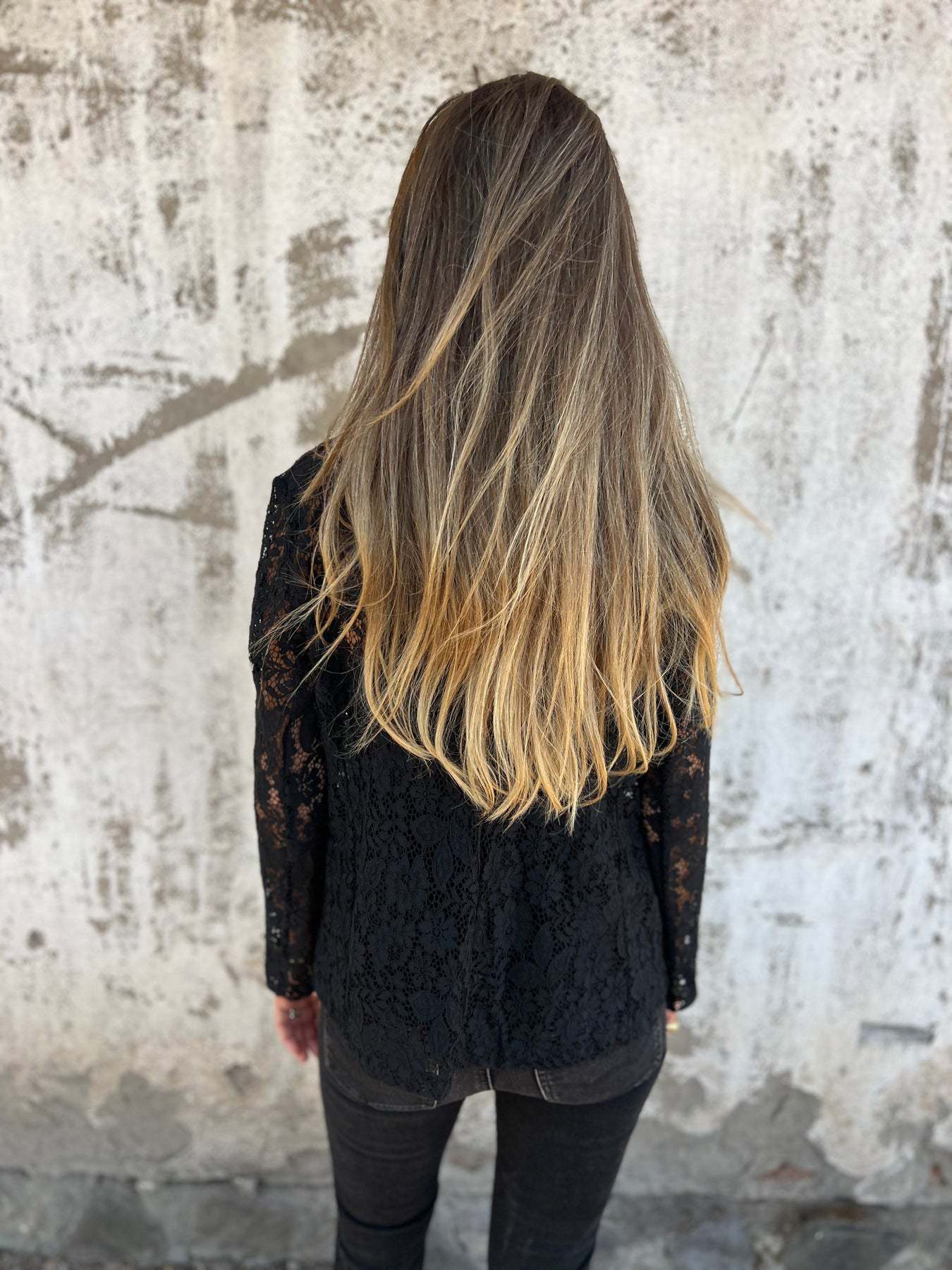 Striukė pagaminta iš ištisinio nėrinių tinklelio-LT