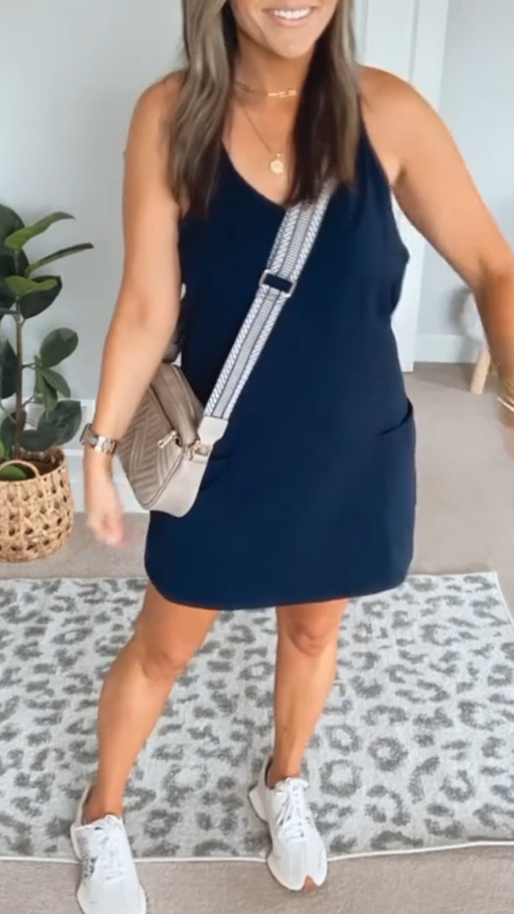 Γυναικείο casual φόρεμα με λαιμόκοψη U και μονόχρωμο με κοψίματα-GR