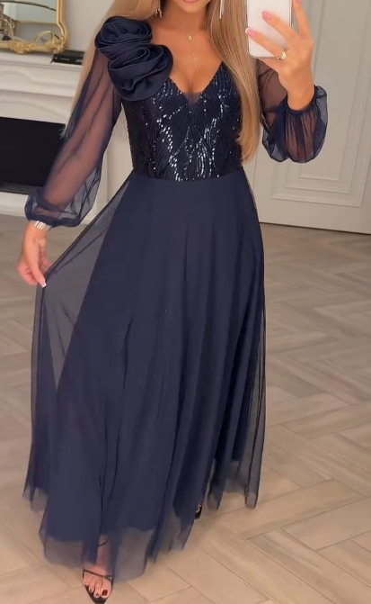 Suknelė su nėriniuotomis rankovėmis, blizgučiais ir gėlių dekoracijomis.-LT