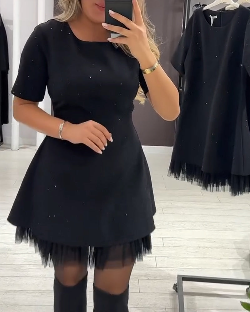 Elegancka, mieniąca się, siateczkowa sukienka patchworkowa