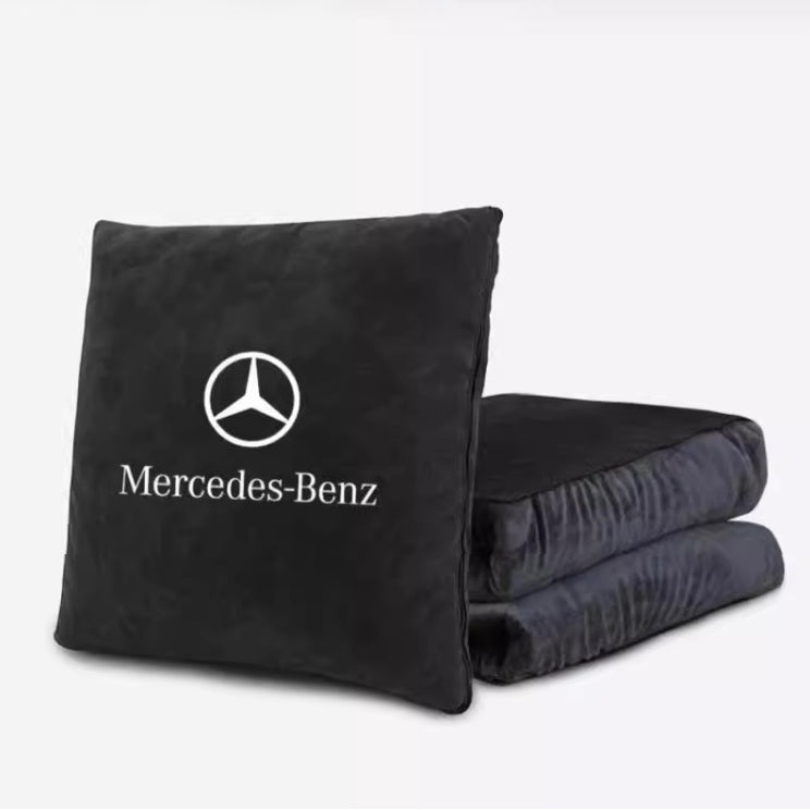 Večnamenske blazine in odeje - topel spremljevalec za dom in potovanja-SI