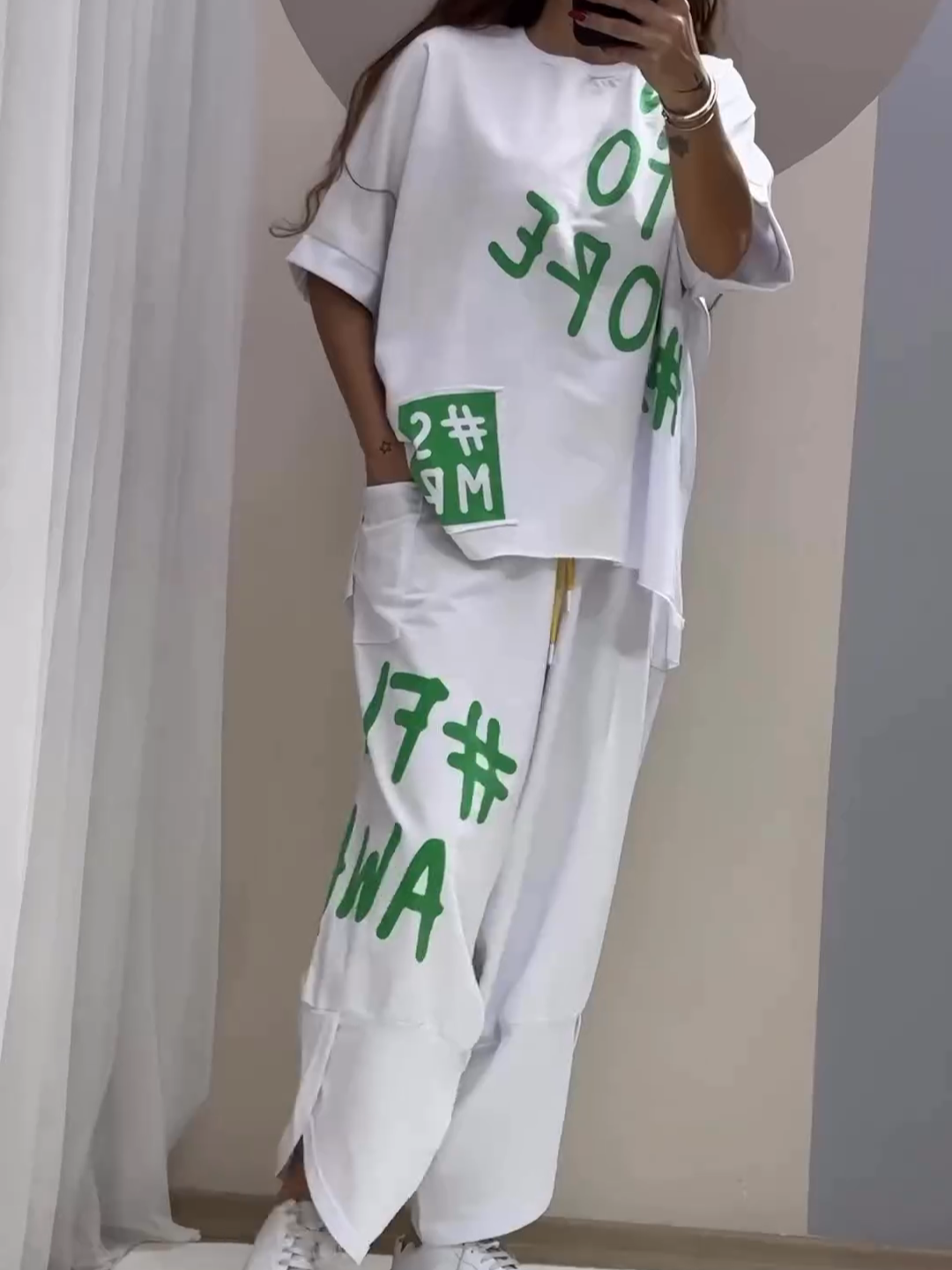 Neformálny dvojdielny oblek s potlačou a okrúhlym výstrihom-SK