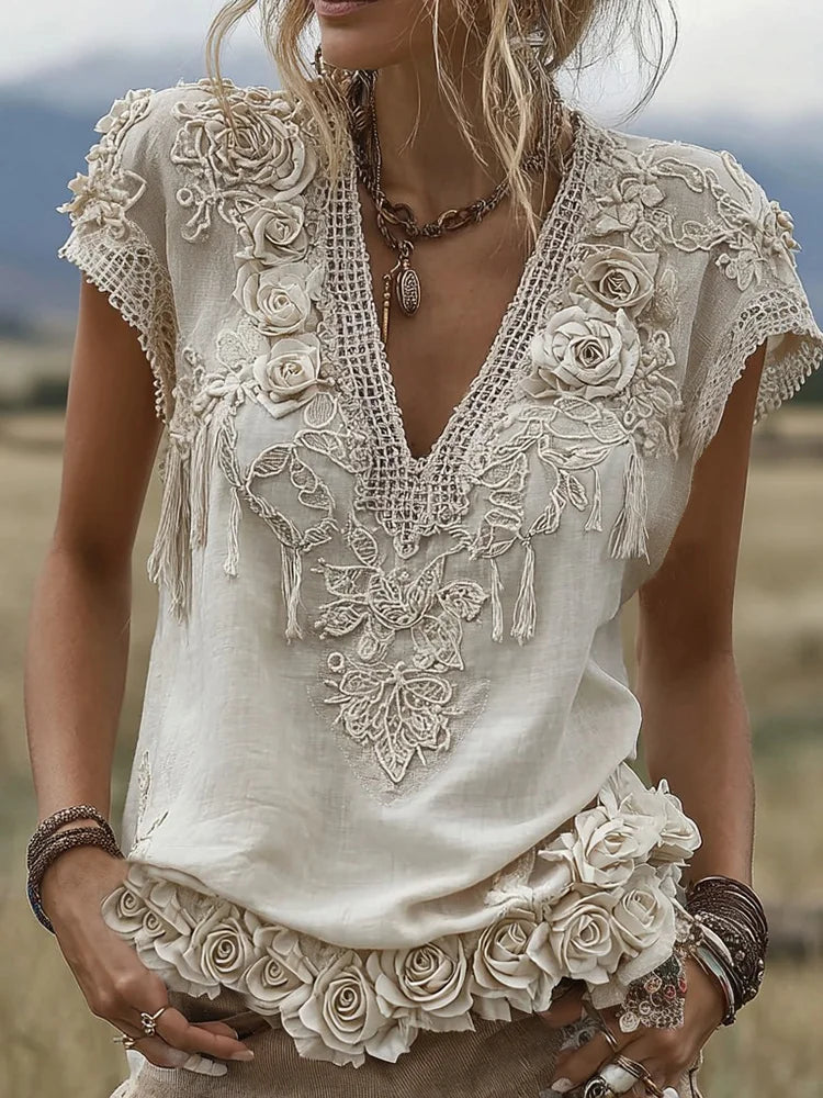 Γυναικείο κοντομάνικο μπλουζάκι με V λαιμόκοψη από λινό ύφασμα και κέντημα με τριαντάφυλλα--GR