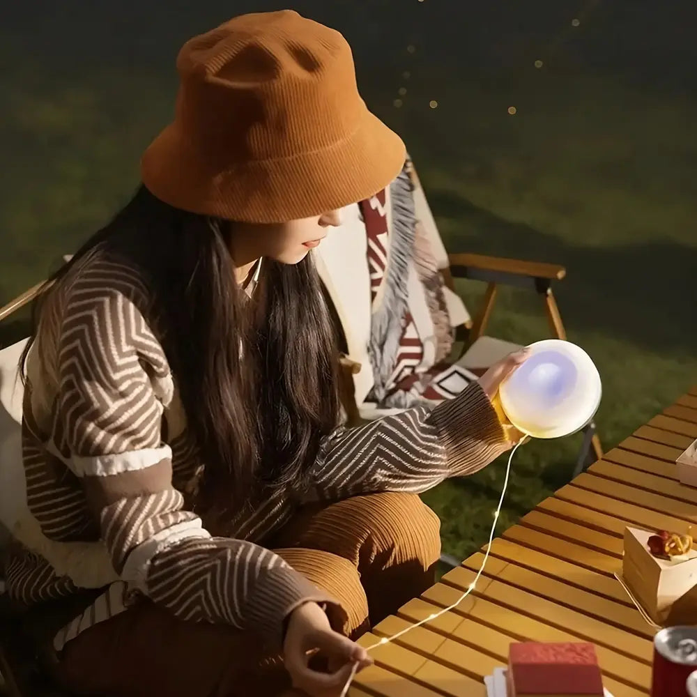 Camp Lamp™💡 10-metrová výsuvná reťazová lampa 🔋 8-hodinová výdrž batérie 🌈 Viacero nastavení farieb ⚙️ Nastavenie za pár sekúnd-SK