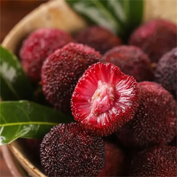 Velikanska jagoda Bayberry: Velikost žogice za namizni tenis, ⭐ Okus kombinacije jagode in češnje-SI