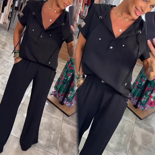 Palaidinė su gobtuvu ir V formos iškirpte, trumpomis rankovėmis, kelnėmis, dviejų dalių komplektas-LT