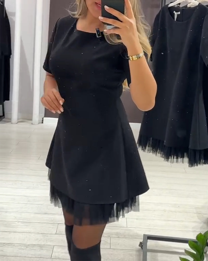 Elegancka, mieniąca się, siateczkowa sukienka patchworkowa