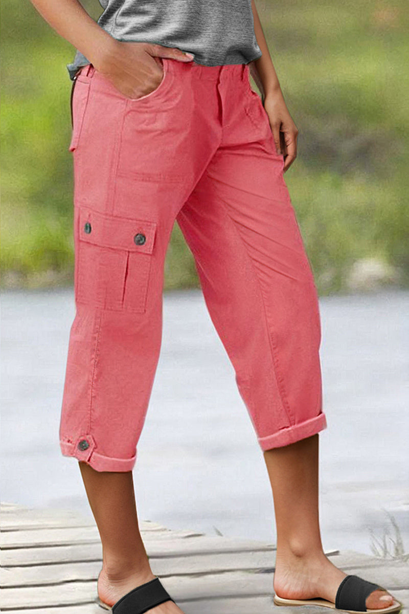 Kapri kelnės su kišenėmis ir vidutinio aukščio juosmeniu, klostėmis apačioje ir keliomis kišenėmis-LT