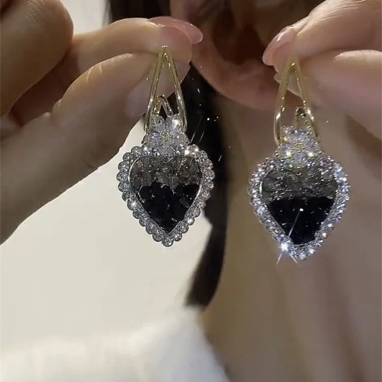 Zelené náušnice s krištáľovými srdiečkami-SK