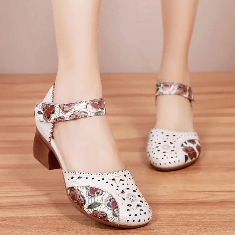 Άνετα γυναικεία σανδάλια σε vintage στυλ - LT