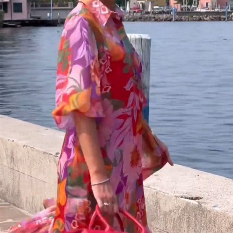 Raudona šifono suknelė su gėlių raštu-LT