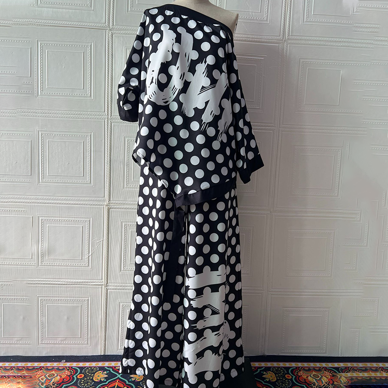 Dviejų dalių komplektas: didelis viršutinis drabužis ir plačios kelnės moterims-LT