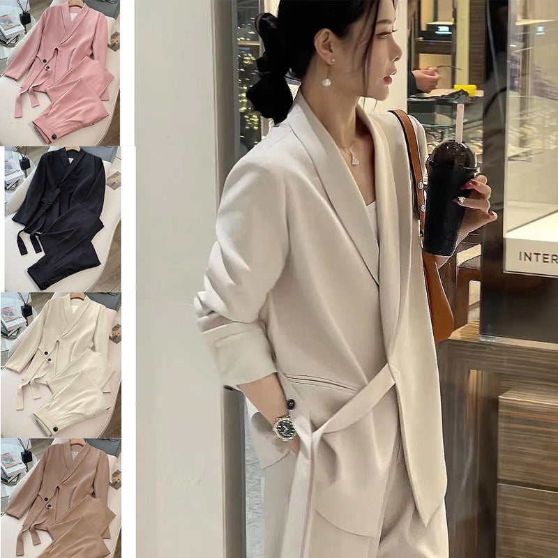 Dviejų dalių moteriškas komplektas – švarkas su raišteliu priekyje ir plačios kelnės-LT